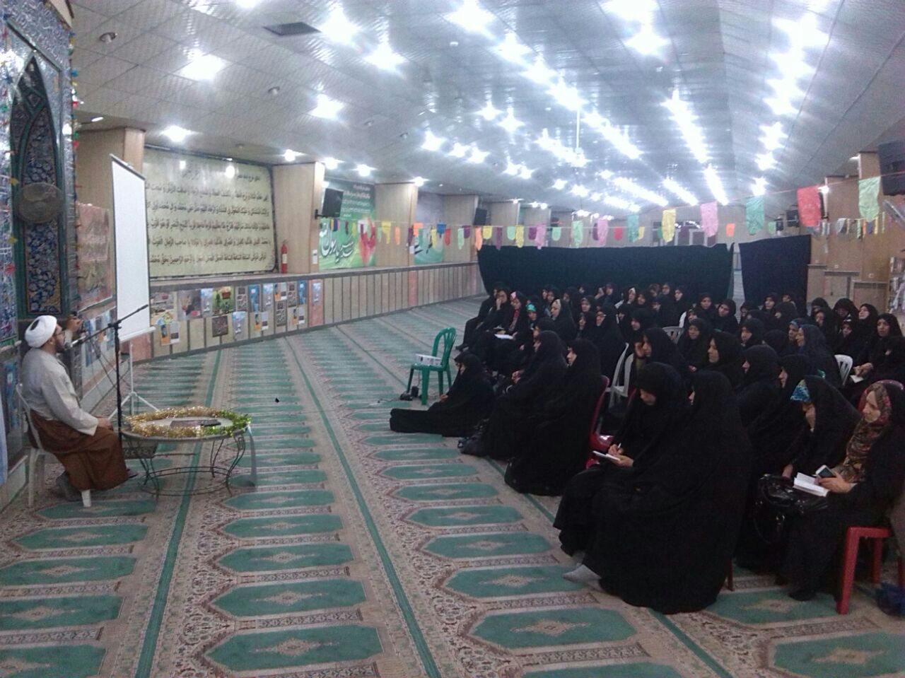 همایش  نه دی حوزه ساره وعفاف درمصلی چهاردانگه شهرستان اسلامشهر برگزار گردید.