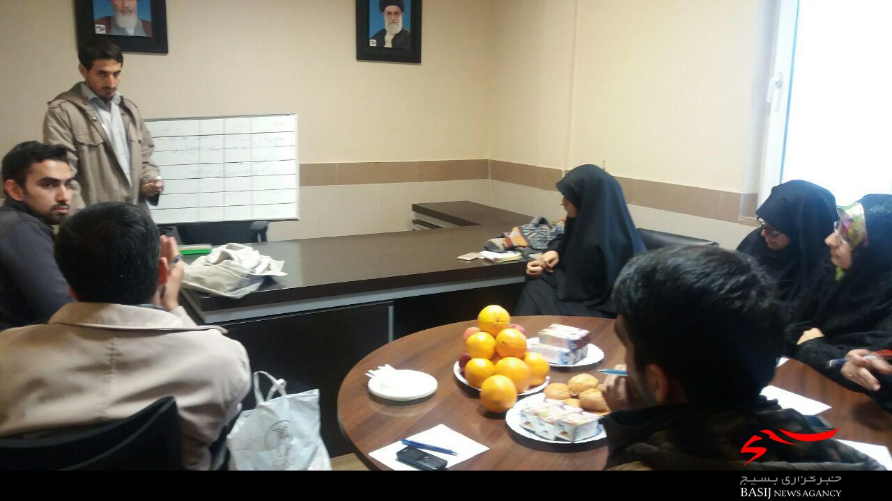سومین جلسه  شورای اندیشه ورز گروه های جهادی دانشگاه های استان قم برگزار شد