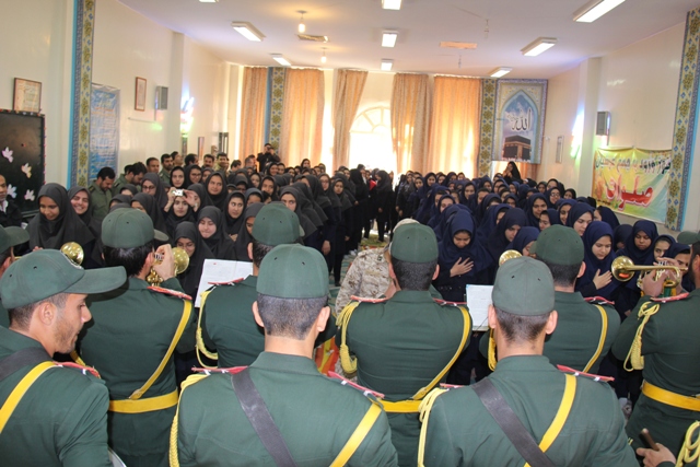 زنگ انقلاب در مدرسه دبیرستان دخترانه صاحب الزمان شهرستان نجف آباد نواخته شد