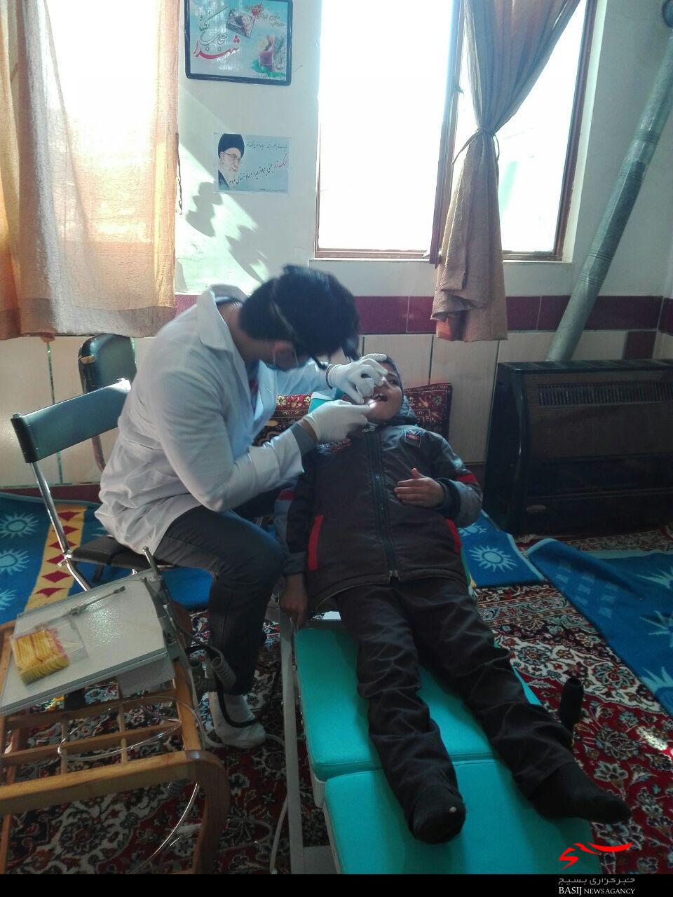 خدمات دندانپزشکی رایگان گروه جهادی فاطمه الزهرا(س) در روستای احمد آباد مصدق