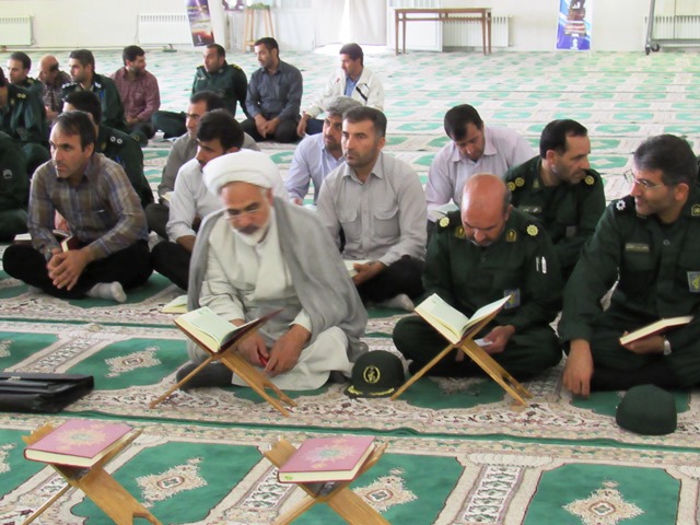 برگزاری محفل انس با قرآن کریم در تیپ 36 انصارالمهدی استان زنجان