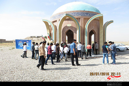 حضور بسیجیان حوزه 715 شهید همت بر سر مزار شهید گمنام شناسایی شده نظرآبادی