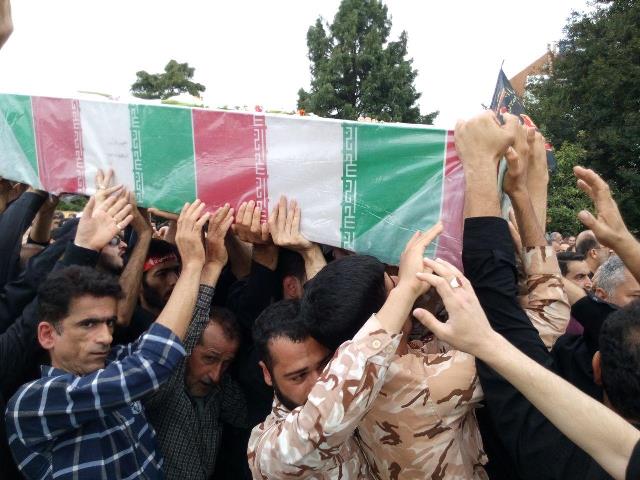 تشییع و تدفین پیکر سه شهید گمنام در لاهیجان