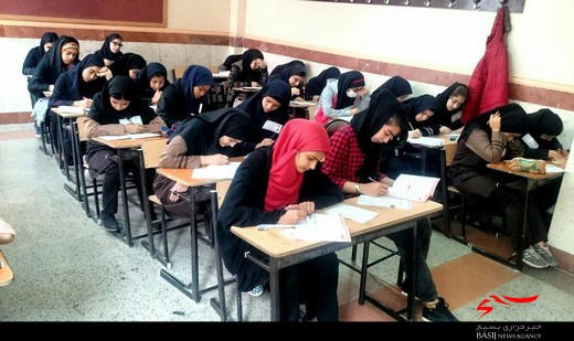 آزمون آیه های تمدن در مدرسه راهنمایی نرگس برگزار شد