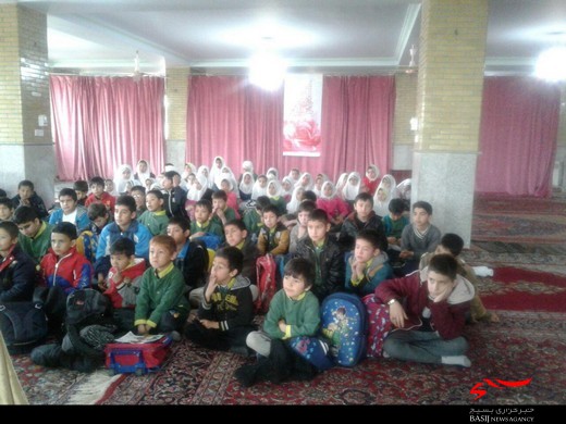 مراسم جشن هفته وحدت در مدرسه شهید کشت دار برگزار شد