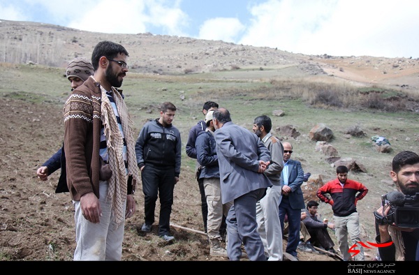 بازدید مسئولین از اردوی جهادی در طارم سفلی