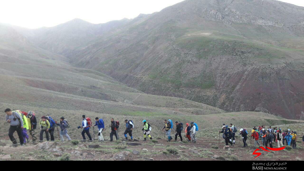 صعود هیئت کوهنوردی شهرستان اشتهارد و ساوجبلاغ به قله خراسان کوه اشتهارد
