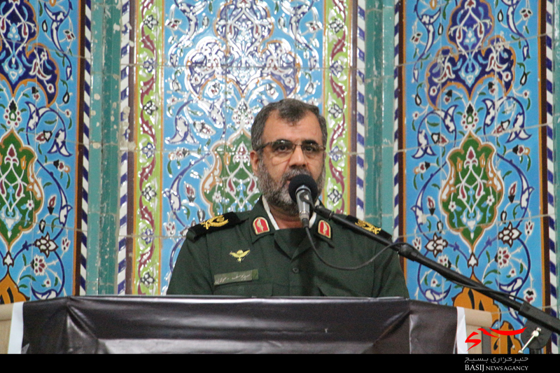 نسل جوان کشور باید بداند که امام خمینی (ره) مسیر تاریخ را تغییر داد