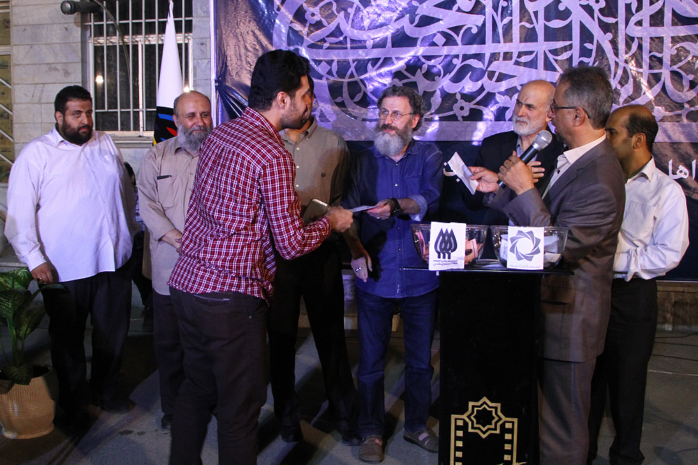 ضیافت افطاری انجمن عکاسان و انجمن هنرهای تجسمی انقلاب و دفاع مقدس