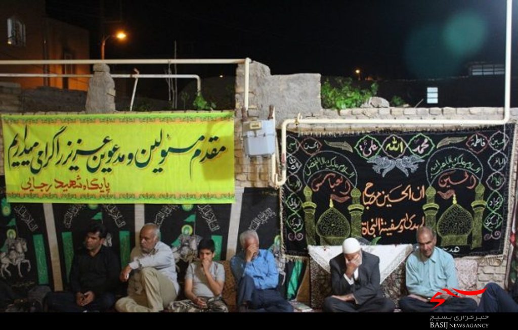 مراسم گرامیداشت شهید محله در منزل شهید+تصاویر