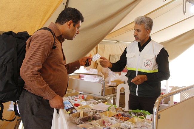 خدمات رایگان بسیج جامعه پزشکی ایلام به زائران اربعین در مرز مهران
