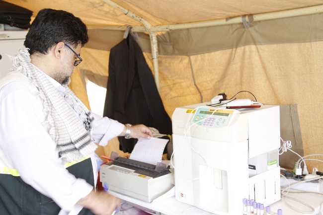 خدمات رایگان بسیج جامعه پزشکی ایلام به زائران اربعین در مرز مهران