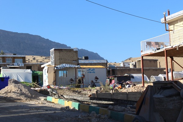 ازگله بیست روز بعد از زلزله + تصاویر