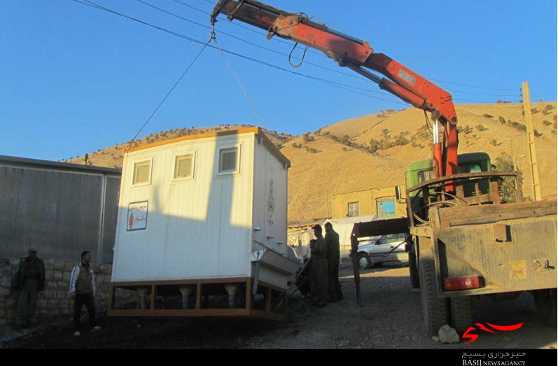 نصب کانکس حمام در روستای زلزله زده دره ژاله