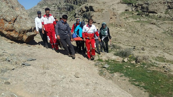 امدادرسانی زنی سقوط کرده کرده در ارتفاعات هولاکوخان در اسکو