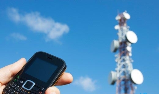 ضعف آنتن‌دهی تلفن همراه و خدمات اینترنتی در روستای شریف‌آباد نهاوند