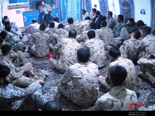 برگزاری نشست‌های نهضت روشنگری در قرارگاه تاکتیکی شهید «همدانی»