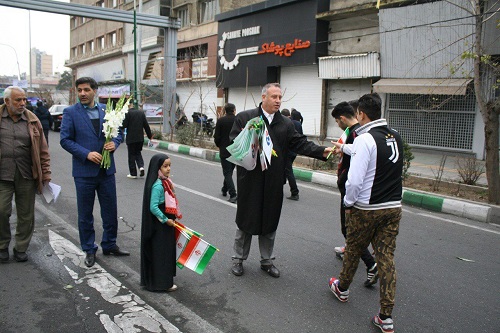 حضور مسئول سازمان بسیج اصناف و هیأت همراه در راهپیمایی باشکوه ۲۲ بهمن