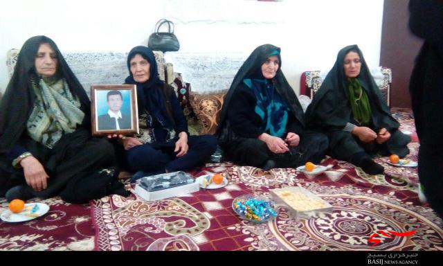 دیدار بسیجیان پایگاه ساجده روستای راهموار با مادران شهدا