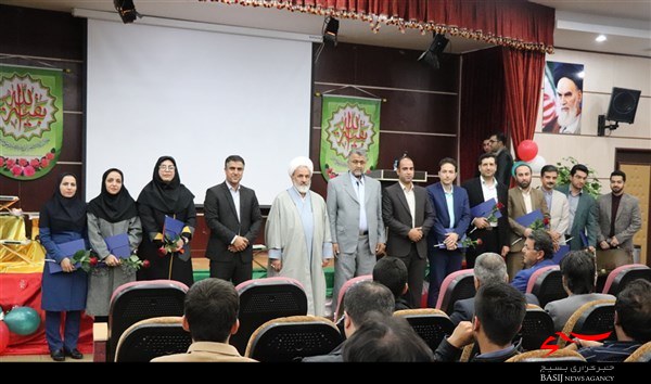 تجلیل از استادان برگزیده دانشگاه آزاد اسلامی واحد هشتگرد