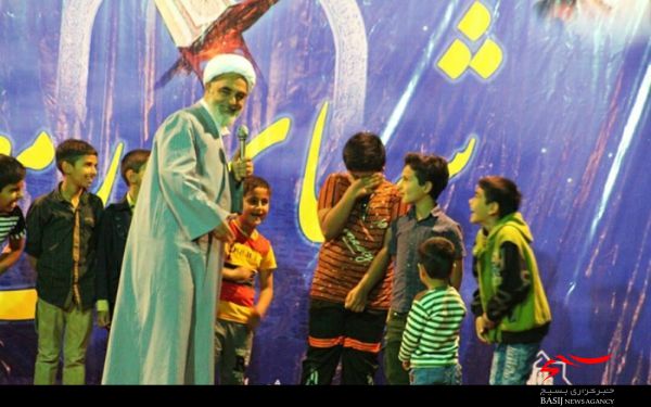 اجرای شاد روحانی خوشنام مشهدی درپارک شهرداری انار