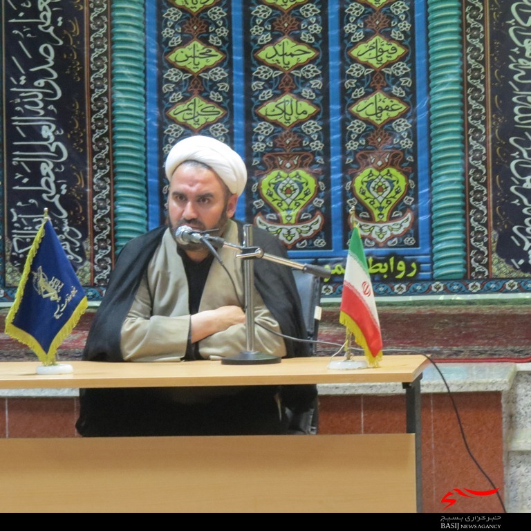 امام خمینی(ره) افتخارش همنشینی با مستضعفین جامعه بود