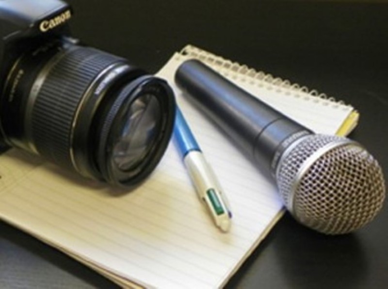خبرنگاران با هنر قلم اعتماد و امید را در جامعه گسترش دهند