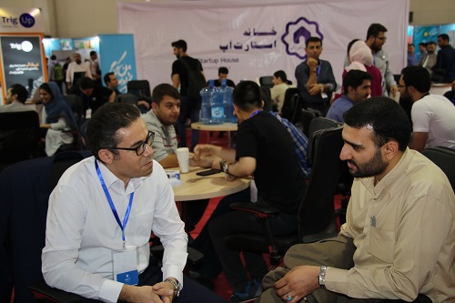 بازدید مسئول سازمان بسیج علمی، پژوهشی و فناوری استان تهران از نمایشگاه الکامپ
