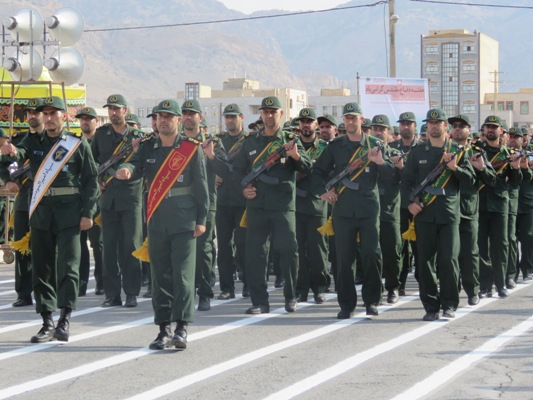 رژه اقتدار نیروهای مسلح در ایلام برگزار شد