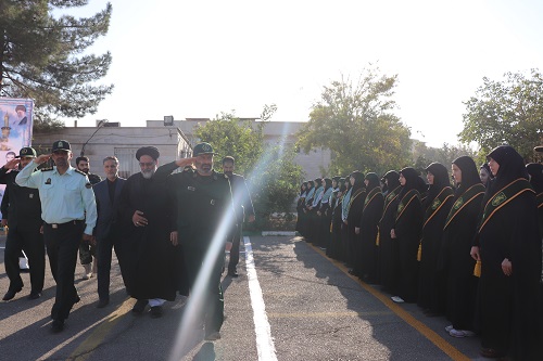 به مناسبت هفته دفاع مقدس  مراسم صبحگاه مشترک نیروهای مسلح در سپاه شهرستان ورامین برگزار شد.