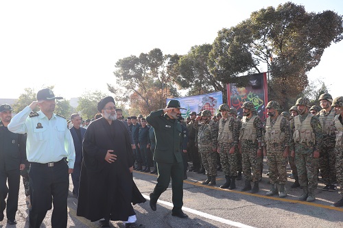 به مناسبت هفته دفاع مقدس  مراسم صبحگاه مشترک نیروهای مسلح در سپاه شهرستان ورامین برگزار شد.