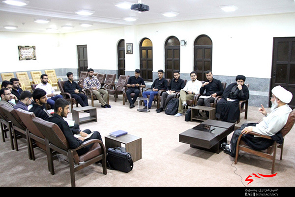 نشست دبیران تشکل های دانشجویی بوشهر با امام جمعه بوشهر