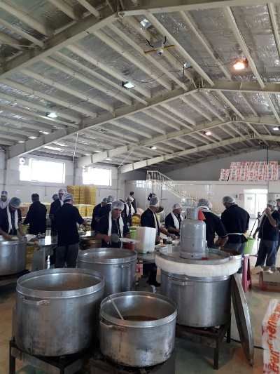 ظرفیت پخت و توزیع روزانه 8 الی 10 هزار پرس غذا در مرز مهران