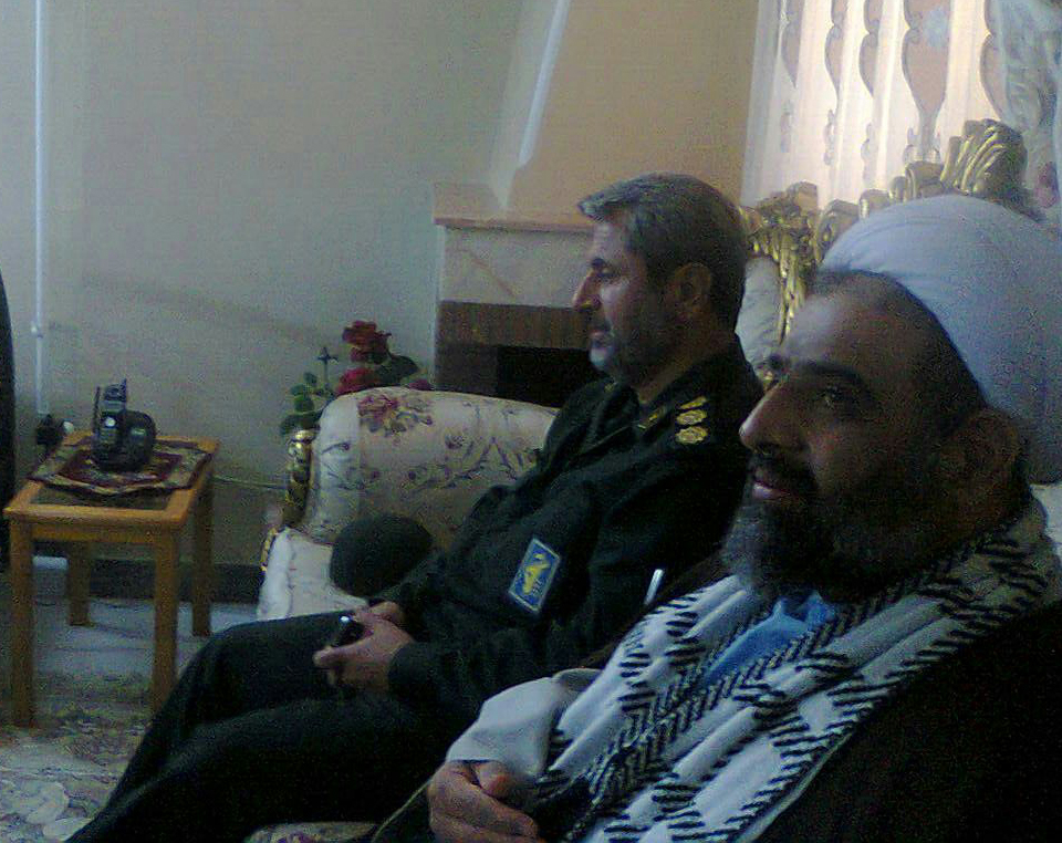 دیدار فرماندهی و مسئول دفتر نمایندگی ولی فقیه در ناحیه مرکزی رشت با خانواده شهید غلامحسن زحمتکش+تصاویر