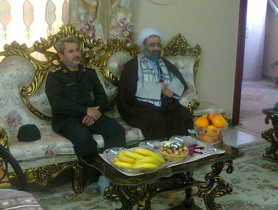 دیدار فرماندهی و مسئول دفتر نمایندگی ولی فقیه در ناحیه مرکزی رشت با خانواده شهید غلامحسن زحمتکش+تصاویر