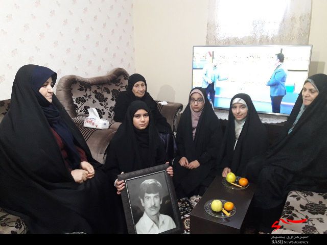 دیدار بسیجیان پایگاه عفاف بهار با خانواده شهید «اصلانی»