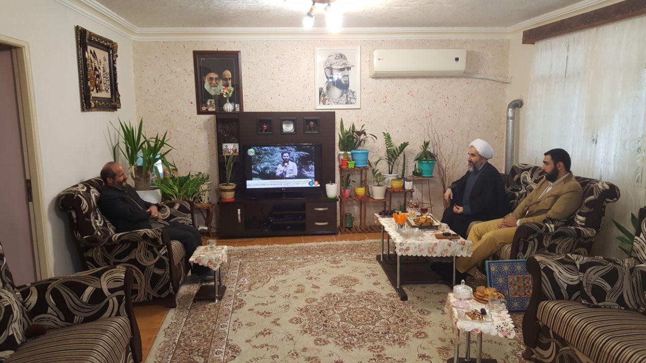 گزارش تصویری دیدار مدیرکل جدید اداره کل تبلیغات اسلامی استان گیلان با خانواده شهدای مدافع حرم در رشت