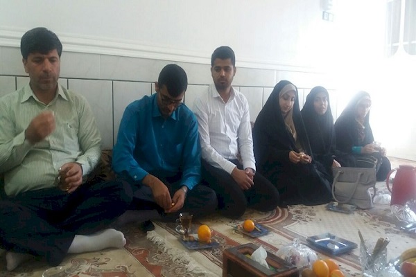 دانشجویان بسیجی دانشگاه آزاد لامرد با رضا حسن نژاد پاسدار و جانباز دفاع مقدس دیدار کردند/تصاویر