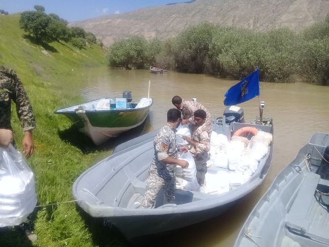 قایق های تندرو نیروی دریایی سپاه در خدمت سیل زدگان سیروانی