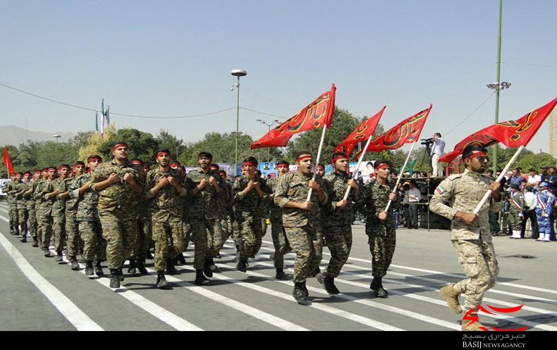 رژه نیروهای مسلح در استان همدان برگزار شد