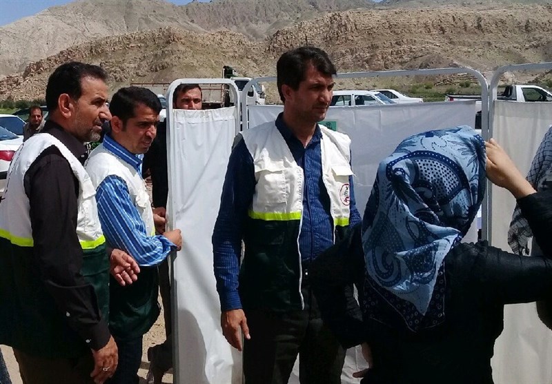 یک تیم امدادی از پایوران و بسیجیان به مناطق سیل زده استان لرستان اعزام شدند