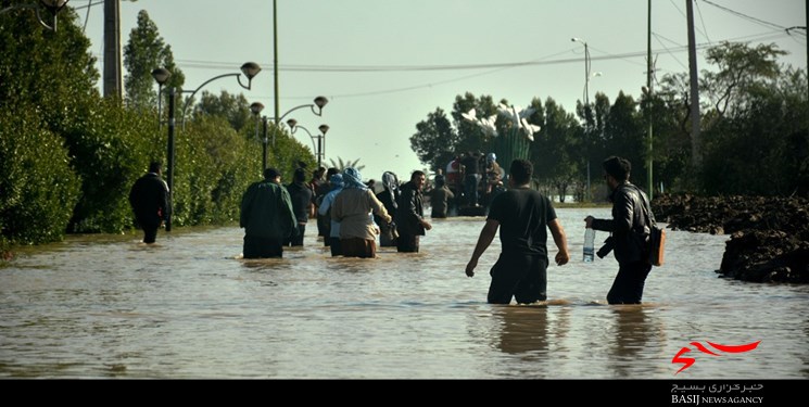 مردم البرز کمک های خود برای هموطنان سیل‌زده به حوزه ها و پایگاه های بسیج تحویل دهند