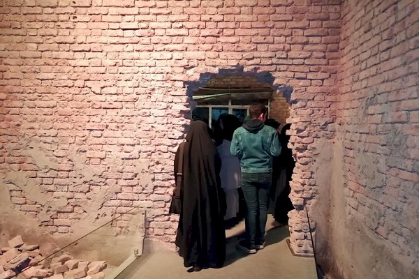 بازدید دانشجویان بسیجی دانشگاه آزاد کازرون از باغ موزه دفاع مقدس تهران