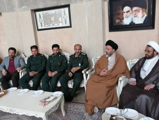 دیدار جمعی از کارکنان سپاه ناحیه ثارالله شیراز با علما