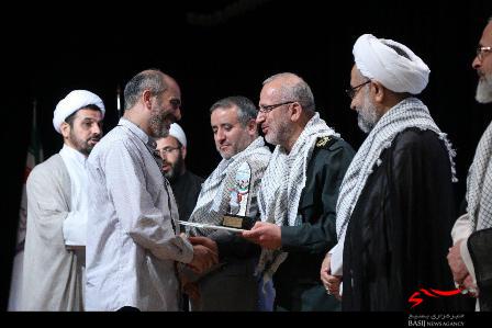 همایش ملی پرچمداران انقلاب اسلامی در قم برگزار شد