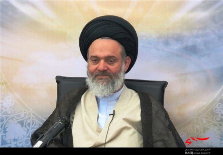 نماینده مردم استان بوشهر در مجلس خبرگان رهبری گفت: نباید دین خود را در جریان انتخابات و مسائل سیاسی و اجتماعی کشور فدا کنیم.