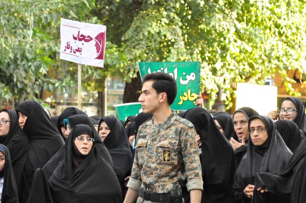 راهپیمایی بزرگ مدافعان حریم خانواده در شهرضا برگزار شد