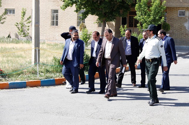 بازدید معاون دادستان کل کشور از زندان مرکزی همدان