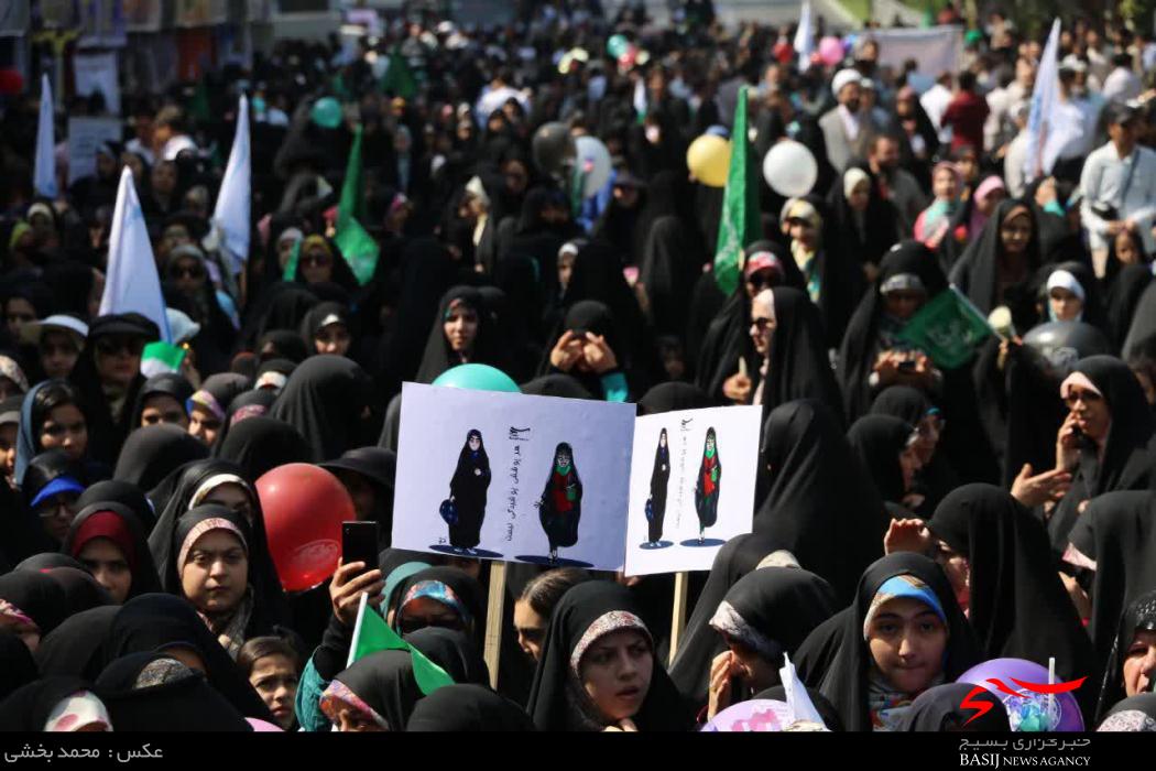 تجمع بزرگ خانوادگی به مناسبت هفته حجاب و عفاف در کرج برگزار شد