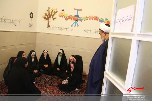 بازدید مسئول نمایندگی ولی فقیه در ناحیه امام حسن مجتبی از پایگاه حکیمه خاتون قم+ تصاویر